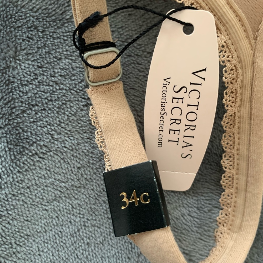 Victoria’s Secret T shirt Demi Bra in Nude